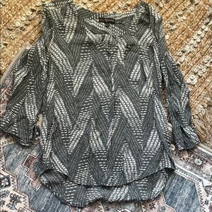 Fred David Gray and White Tunic Top